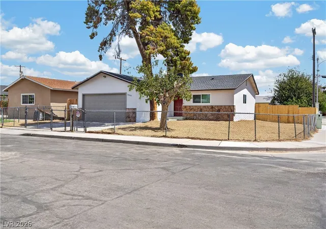 Photo 3 of Sale Pending at 1400 Greenbare Dr, Las Vegas, NV 89110 | MLS# 2812174 | Listing updated on 2026-09-04