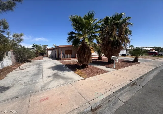 Photo 3 of Manufactured home for sale at 4890 Vista Flora Wy, Las Vegas, NV 89121 | MLS# 2812543 | Listing updated on 2026-09-10