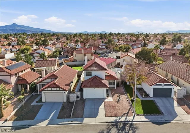 Photo 4 of Single family home for sale at 2413 Muirfield Ave, Henderson, NV 89074 | MLS# 2811631 | Listing updated on 2026-09-10