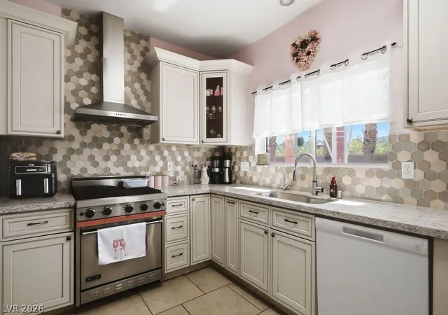 Photo 2 of Single family home for sale at 200 Oella Ridge Ct, Henderson, NV 89012 | MLS# 2812251 | Listing updated on 2026-09-07