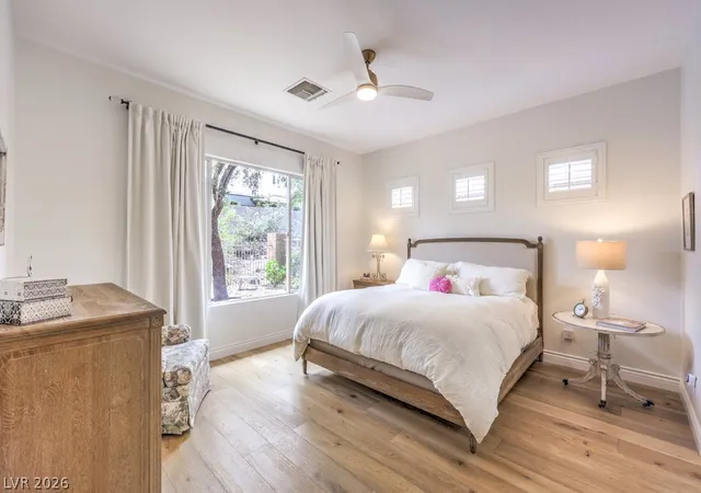Photo 4 of Single family home for sale at 26 Emerald Dunes Cir, Henderson, NV 89052 | MLS# 2812761 | Listing updated on 2026-09-17