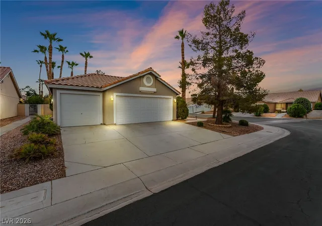 Photo 1 of Single family home for sale at 4866 Carefree Dr, Las Vegas, NV 89122 | MLS# 2813010 | Listing updated on 2026-09-15