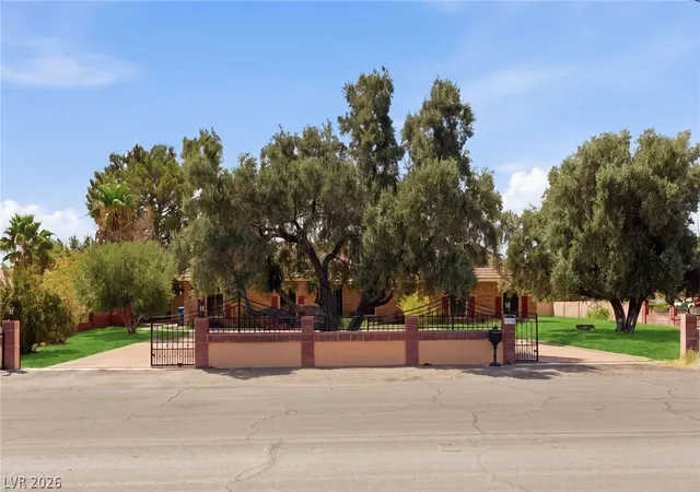 Photo 2 of Sale Pending at 8385 W La Madre Wy, Las Vegas, NV 89149 | MLS# 2811703 | Listing updated on 2026-09-15