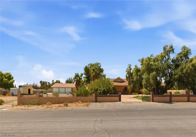 Photo 3 of Sale Pending at 8385 W La Madre Wy, Las Vegas, NV 89149 | MLS# 2811703 | Listing updated on 2026-09-15