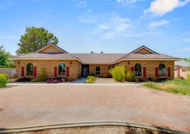 Photo 3 of Sale Pending at 8385 W La Madre Wy, Las Vegas, NV 89149 | MLS# 2811703 | Listing updated on 2026-09-15