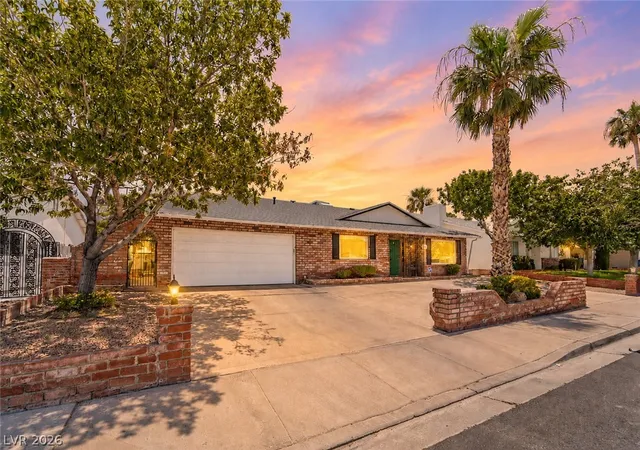 Photo 2 of Sale Pending at 4656 Skyland Dr, Las Vegas, NV 89121 | MLS# 2813021 | Listing updated on 2026-09-10