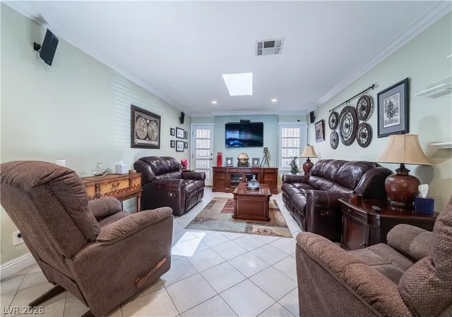 Photo 4 of Sale Pending at 4656 Skyland Dr, Las Vegas, NV 89121 | MLS# 2813021 | Listing updated on 2026-09-10
