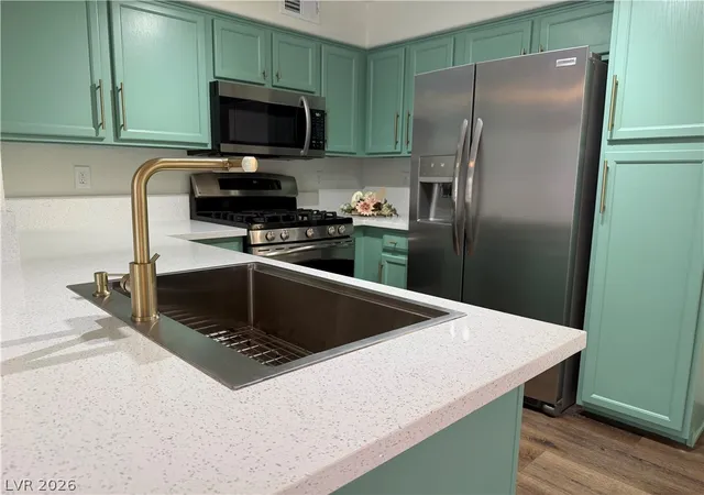 Listing Photo 4 - Condo for sale in building located at 3136 Tarpon Dr, Las Vegas, NV 89120 - Unit #201