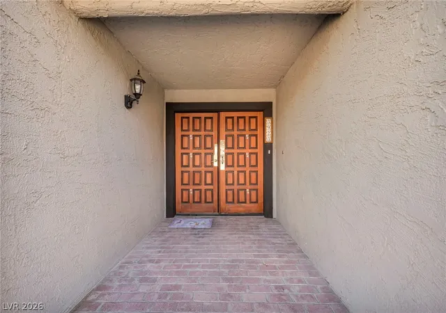Photo 3 of Sale Pending at 3923 Landsdown Pl, Las Vegas, NV 89121 | MLS# 2813080 | Listing updated on 2026-09-08