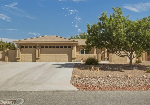 Photo 3 of Single family home for sale at 4940 Stubblefield Dr, Pahrump, NV 89061 | MLS# 2813051 | Listing updated on 2026-08-30