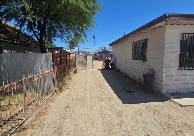 Photo 3 of Sale Pending at 2320 N Crawford St, North Las Vegas, NV 89030 | MLS# 2812276 | Listing updated on 2026-10-03