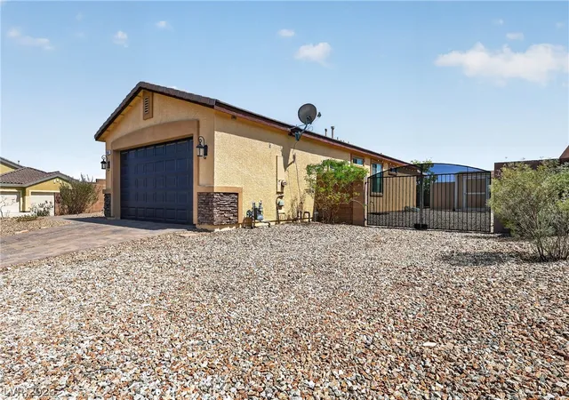 Photo 3 of Single family home for sale at 2307 Brookfield Bay Ave, Laughlin, NV 89029 | MLS# 2812936 | Listing updated on 2026-08-30