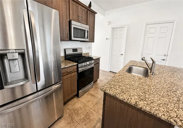 Photo 3 of Townhouse for sale at 2723 Chinaberry Hill St, Laughlin, NV 89029 | MLS# 2813159 | Listing updated on 2026-09-06