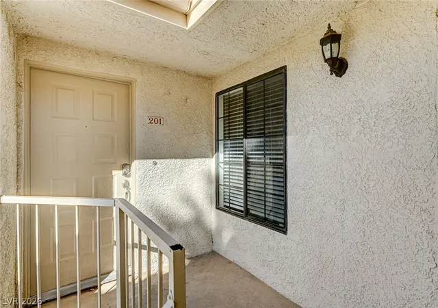 Listing Photo 4 - Condo for sale in building located at 2633 S Durango Dr, Las Vegas, NV 89117 - Unit #201