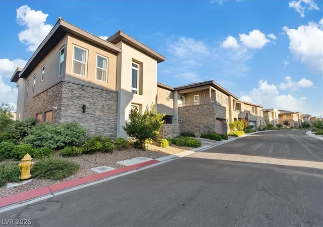 Listing Photo 4 - Condo for sale in building located at 11280 Granite Ridge Dr, Las Vegas, NV 89135 - Unit #1035