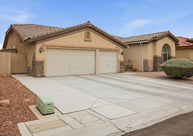 Photo 2 of Sale Pending at 3154 Surf Spray St, Las Vegas, NV 89117 | MLS# 2813372 | Listing updated on 2026-09-10
