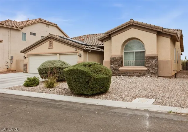 Photo 3 of Sale Pending at 3154 Surf Spray St, Las Vegas, NV 89117 | MLS# 2813372 | Listing updated on 2026-09-10