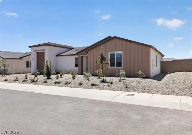 Photo 2 of Single family home for sale at 327 Sam Way, Mesquite, NV 89027 | MLS# 2814001 | Listing updated on 2026-10-06