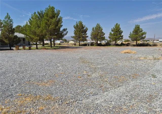 Photo 3 of Manufactured home for sale at 3450 W Horn Rd, Pahrump, NV 89048 | MLS# 2813467 | Listing updated on 2026-09-02