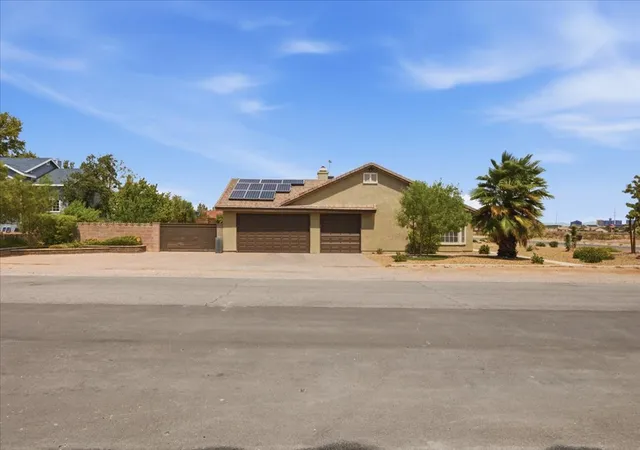 Photo 4 of Single family home for sale at 6191 Lindell Rd, Las Vegas, NV 89118 | MLS# 2813615 | Listing updated on 2026-09-05