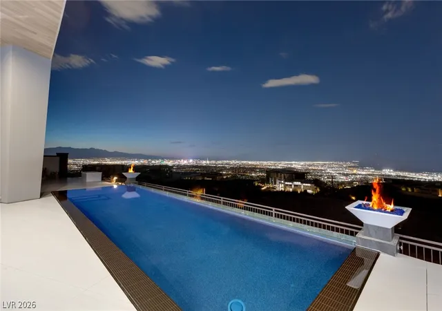 Photo 2 of Single family home for sale at 4 Chisel Crst Ct, Henderson, NV 89012 | MLS# 2812169 | Listing updated on 2026-09-02