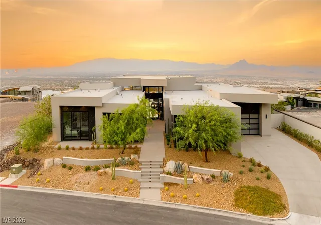 Photo 55 of Mansion for sale at 4 Chisel Crst Ct, Henderson, NV 89012 | MLS# 2812169 | Listing updated on 2026-09-02