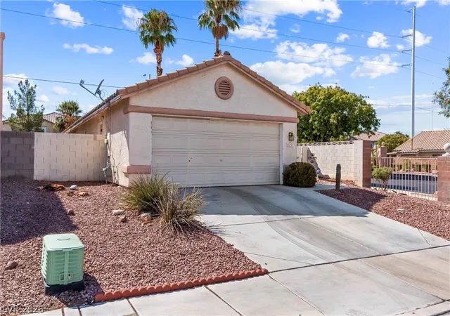 Photo 2 of Sale Pending at 4257 Wickford Dr, North Las Vegas, NV 89032 | MLS# 2813232 | Listing updated on 2026-09-13