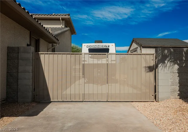 Photo 3 of Single family home for sale at 3853 River Hts Ln, Logandale, NV 89021 | MLS# 2812643 | Listing updated on 2026-09-30