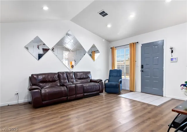 Listing Photo 3 - Condo for sale in building located at 5375 Angler Cir, Las Vegas, NV 89122 - Unit #101