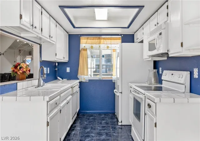 Listing Photo 4 - Condo for sale in building located at 5375 Angler Cir, Las Vegas, NV 89122 - Unit #101