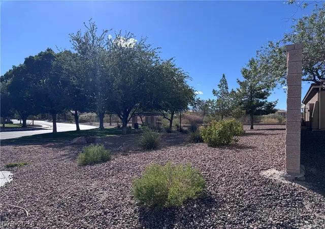 Photo 2 of Townhouse for sale at 8809 Briar Bay Dr, Las Vegas, NV 89131 | MLS# 2814153 | Listing updated on 2026-09-08