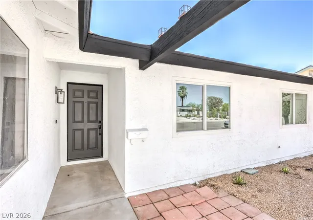 Photo 3 of Sale Pending at 434 Scenic Dr, Henderson, NV 89002 | MLS# 2814564 | Listing updated on 2026-10-01