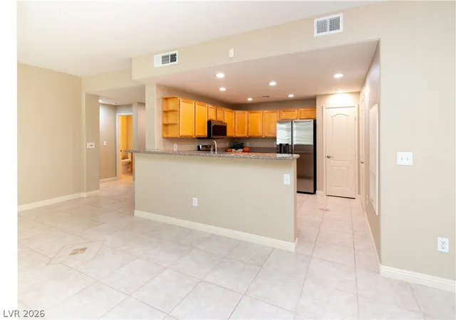 Listing Photo 4 - Condo for sale in building located at 2325 Windmill Pkwy, Henderson, NV 89074 - Unit #1214