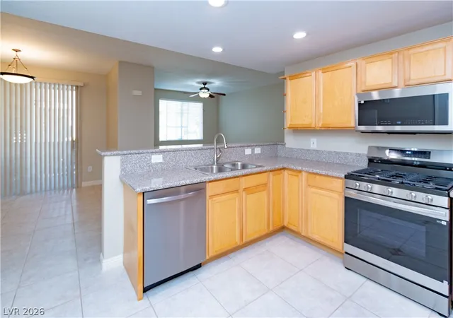 Listing Photo 5 - Condo for sale in building located at 2325 Windmill Pkwy, Henderson, NV 89074 - Unit #1214