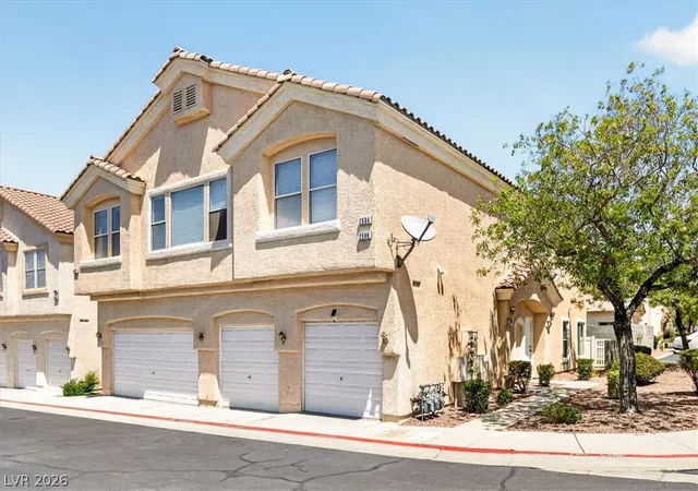 Photo 3 of Sale Pending at 2594 Lazy Saddle Dr, Henderson, NV 89002 | MLS# 2815989 | Listing updated on 2026-09-06