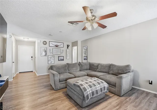 Photo 1 of Sale Pending at 516 N Summit Dr, Henderson, NV 89002 | MLS# 2816016 | Listing updated on 2026-09-24