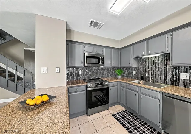 Photo 3 of Townhouse for sale at 572 Willow Green Dr, Las Vegas, NV 89169 | MLS# 2813510 | Listing updated on 2026-09-04