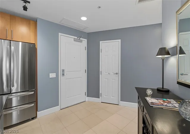 Listing Photo 5 - Condo for sale in Allure located at 200 W Sahara Ave, Las Vegas, NV 89102 - Unit #1405