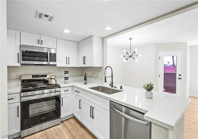 Listing Photo 4 - Condo for sale in building located at 1830 N Pecos Rd, North Las Vegas, NV 89115 - Unit #130
