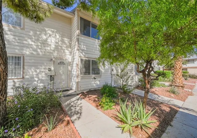 Photo 4 of Townhouse for sale at 4770 Topaz St #29, Las Vegas, NV 89121 | MLS# 2816263 | Listing updated on 2026-09-05