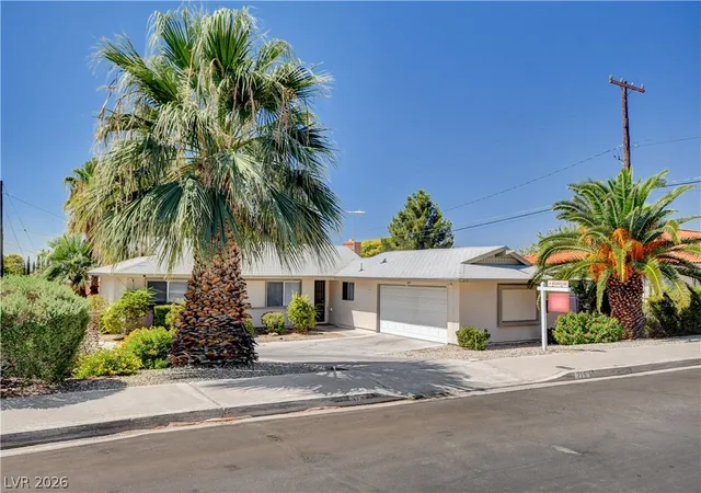 Photo 2 of Single family home for sale at 215 Wyoming St, Boulder City, NV 89005 | MLS# 2816253 | Listing updated on 2026-09-05