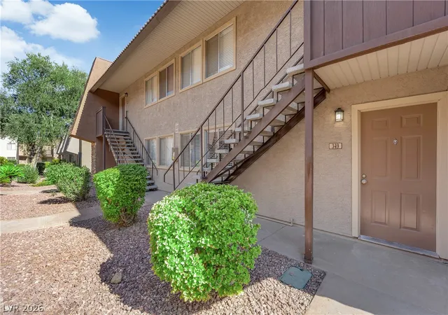 Listing Photo 4 - Condo for sale in building located at 5386 River Gln Dr, Las Vegas, NV 89103 - Unit #349