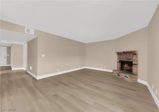 Listing Photo 5 - Condo for sale in building located at 5386 River Gln Dr, Las Vegas, NV 89103 - Unit #349
