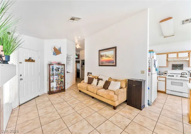 Photo 4 of Single family home for sale at 1520 Bonnie Castle Way, Las Vegas, NV 89108 | MLS# 2816323 | Listing updated on 2026-09-06