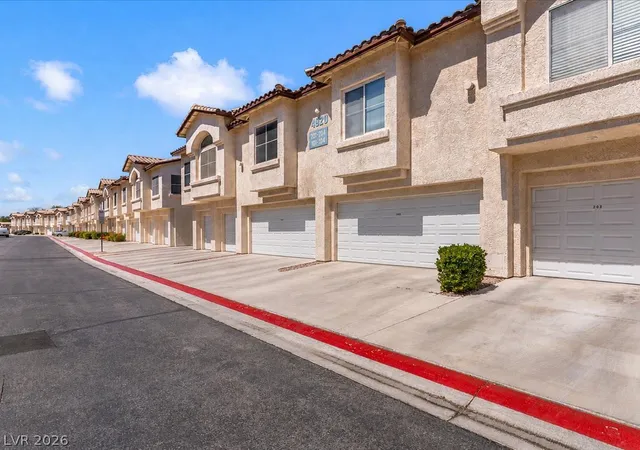 Listing Photo 4 - Condo for sale in building located at 4920 Black Bear Rd, Las Vegas, NV 89149 - Unit #204