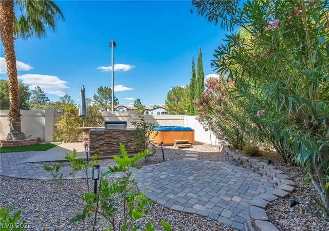 Photo 4 of Single family home for sale at 1300 Sun Copper Dr, Las Vegas, NV 89117 | MLS# 2816041 | Listing updated on 2026-09-07