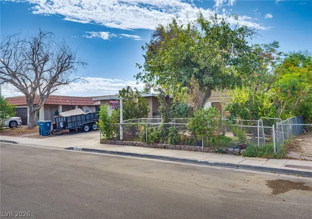 Photo 3 of Single family home for sale at 5305 Camden Ave, Las Vegas, NV 89122 | MLS# 2816662 | Listing updated on 2026-09-17