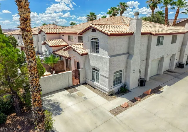 Photo 3 of Townhouse for sale at 3923 Starfield Ln, Las Vegas, NV 89147 | MLS# 2816648 | Listing updated on 2026-10-05