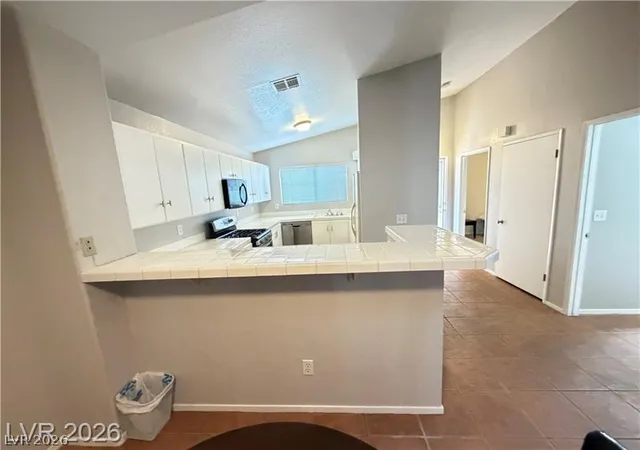 Photo 3 of Townhouse for sale at 7828 Settlers Ridge Ln, Las Vegas, NV 89145 | MLS# 2817062 | Listing updated on 2026-09-16