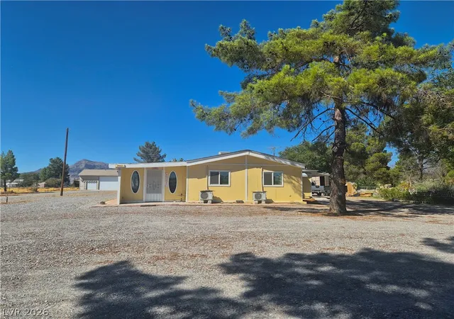 Photo 3 of Manufactured home for sale at 2860 W Irene St, Pahrump, NV 89060 | MLS# 2816327 | Listing updated on 2026-09-09